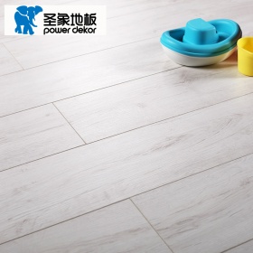 圣象强化复合地板耐磨防滑家用地板F4星环保6000-9000转V型槽甲醛释放含量11mm环保耐用小浮雕NT2 NT2111（裸板）白银都会 1212*138.5